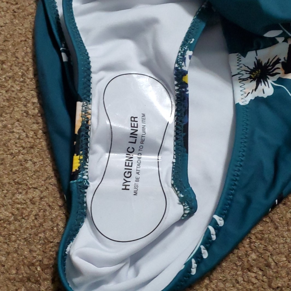 NWT Cupshe one-piece swimsuit - Picture 6 of 8